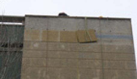 Le bâtiment Milhaud connait un refaçage.